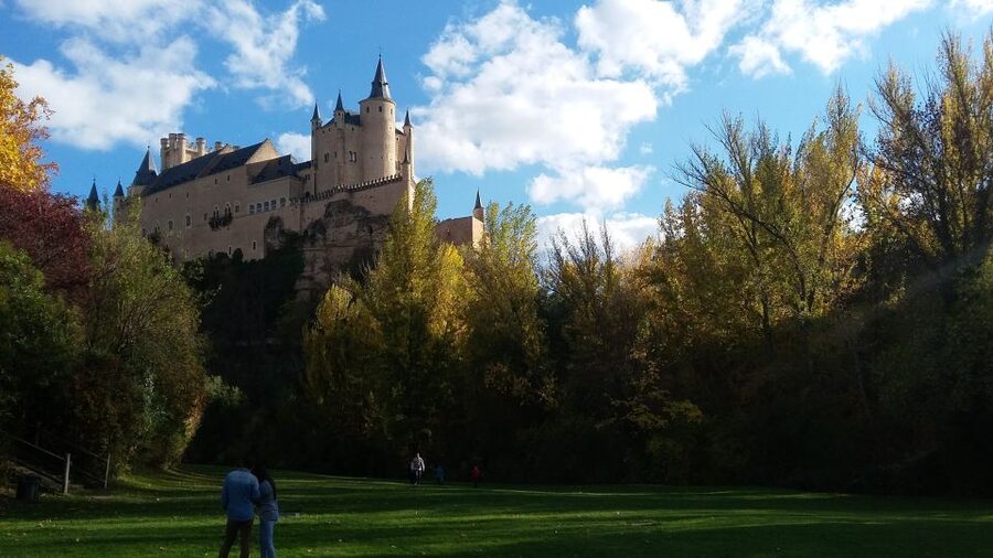 Madrid: Avila and Segovia Day Trip with Tickets to Monuments - Casa de los Picos and Segovia’s central squares