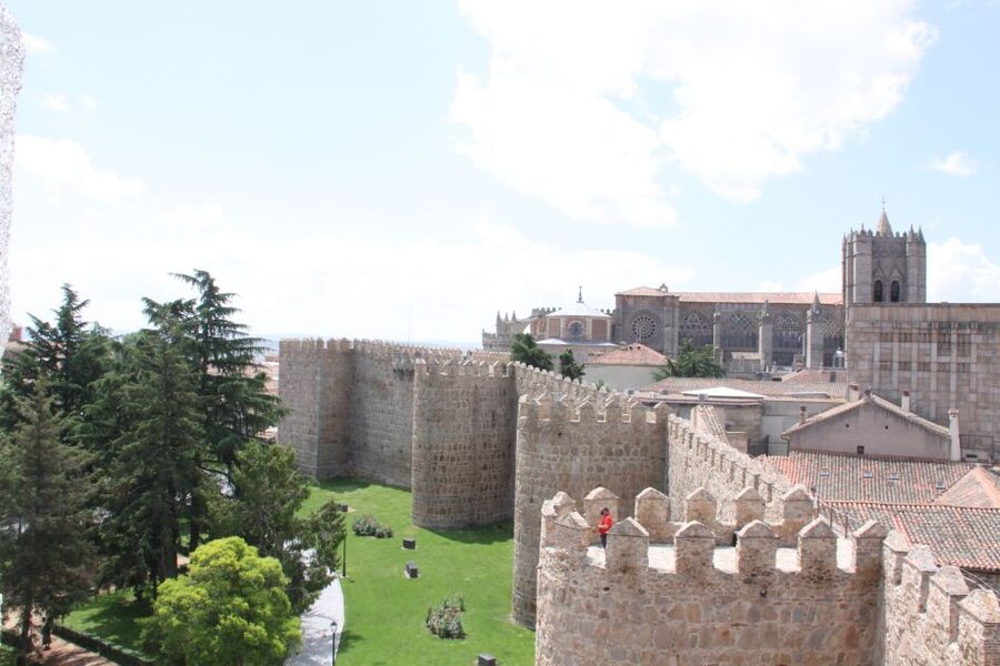 Madrid: Avila and Segovia Day Trip with Tickets to Monuments - Inside the Cathedral of Segovia