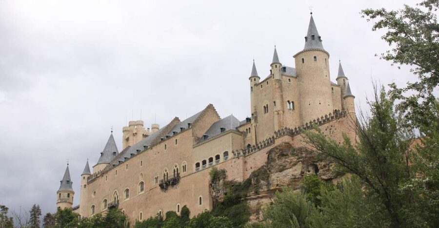 Madrid: Avila and Segovia Day Trip with Tickets to Monuments - Avila’s massive medieval walls