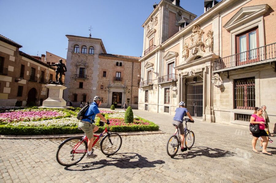Madrid City Guided Bike/E-Bike Tour for Small Groups - What the guiding adds