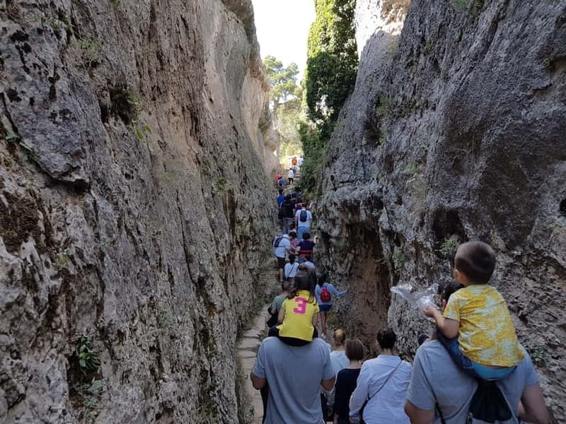 Madrid: Cuenca Day Tour with or without Enchanted City - Walking through the Enchanted City’s limestone forms