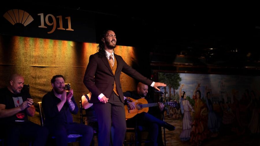 Madrid: Flamenco Show&Drink at Tablao 1911 (World's Oldest) - Who will enjoy this most?