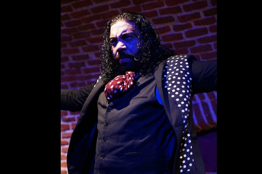 Madrid: Flamenco Show Entry Ticket with Drink & Artist Talk - Entering the 1850 cave
