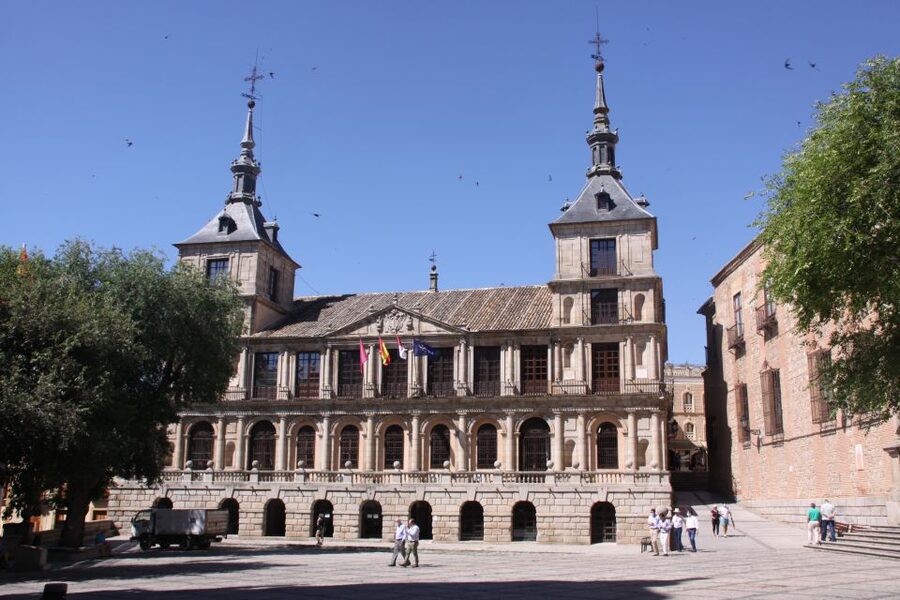 Madrid: Full-Day Guided Tour of Toledo with Cathedral Visit - Seventy-five minutes to eat and wander