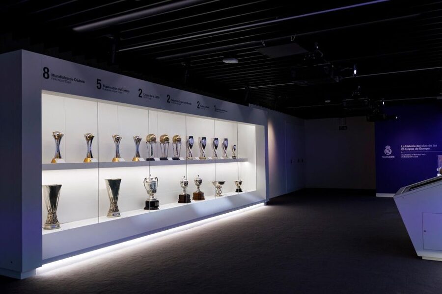 Madrid: Guided Tour of Bernabéu Stadium - The 21st-century stadium model