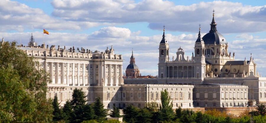 Madrid: Guided Visit to the Royal Palace - What the €40 price gets you