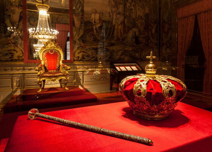 Madrid: Guided Visit to the Royal Palace - The Banqueting Hall and Porcelain Room