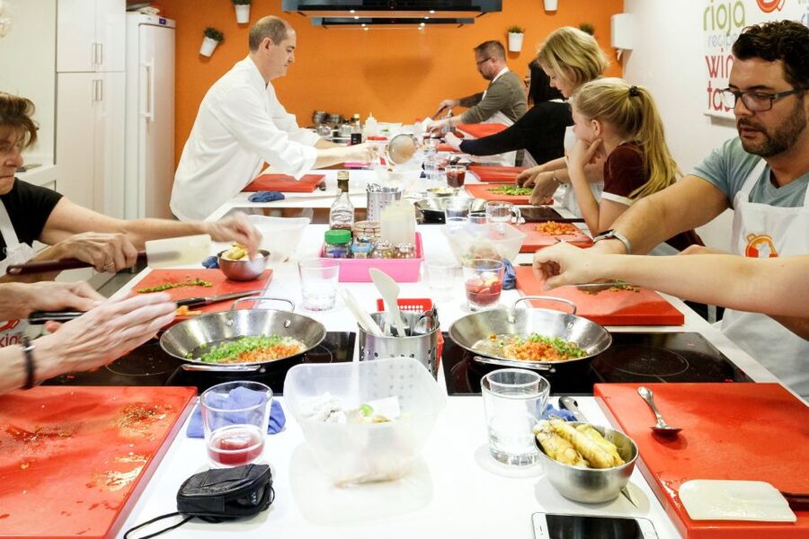 Madrid: Half-Day Spanish Cooking Class - Five Tapas and Catalan Crème in the Evening