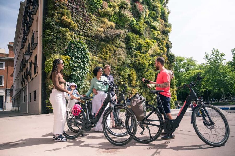 Madrid: Highlights Bike Tour with Optional E-Bike or Tapas - Alcala Gate, Plaza de Cibeles, and the final run