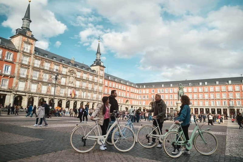Madrid: Highlights Guided Vintage Bike Tour and Tapas Option - Why this bike tour works for a first day in Madrid
