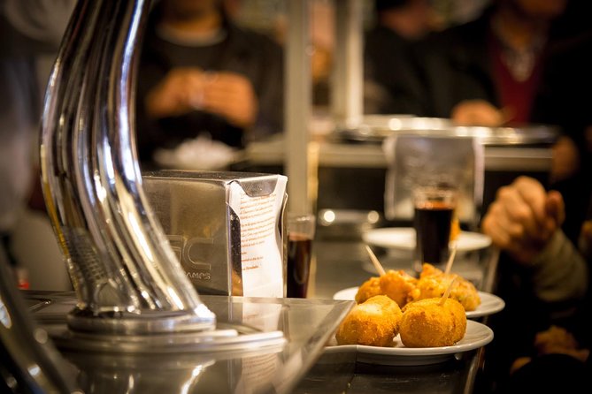 Madrid Local's Tapas Tour Dinner with a side of History - Why this Madrid tapas tour works so well