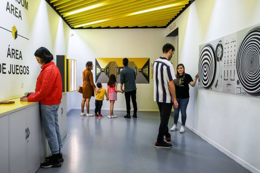 Madrid: Museum of Illusions Ticket - The best age groups for this activity