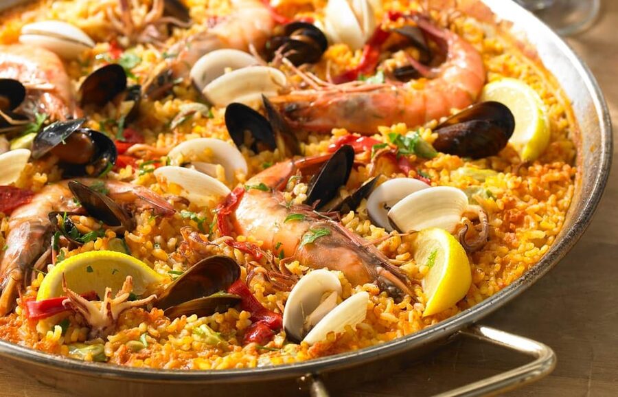 Madrid: Paella and Sangria Workshop in the City Center - Meeting the group at Calle de la Montera, 24
