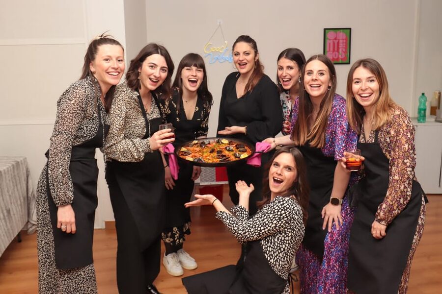 Madrid: Paella and Sangria Workshop in the City Center - Learning what belongs in a Spanish paella