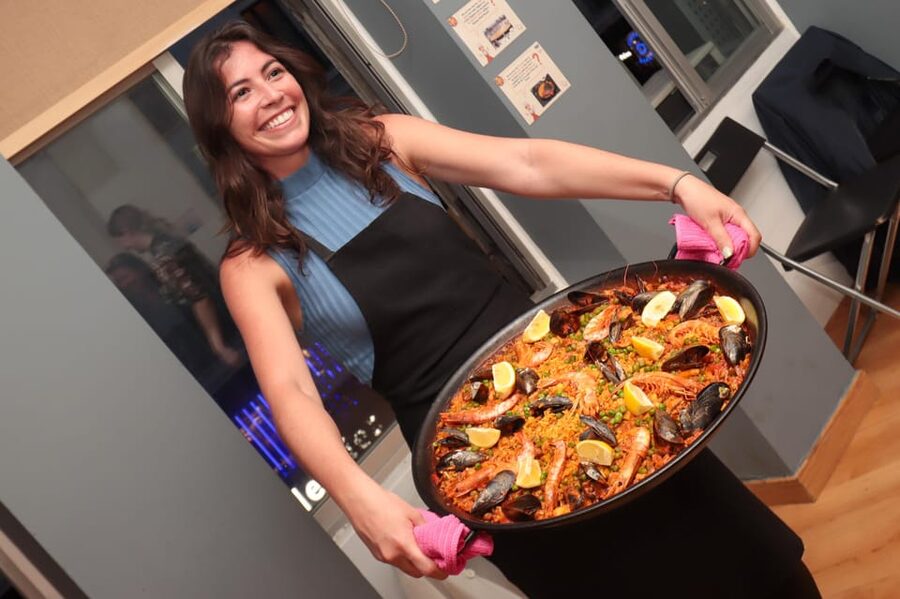 Madrid: Paella and Sangria Workshop in the City Center - Making sangria before the paella
