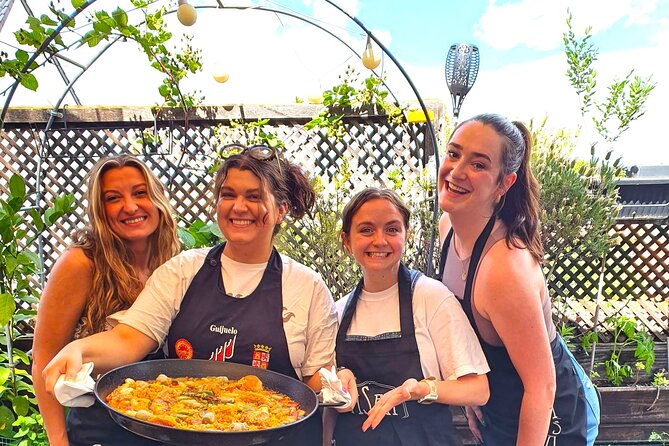 Madrid: Paella & Sangria Classes- Seafood, Chicken & Vegan option - Starting with traditional sangria