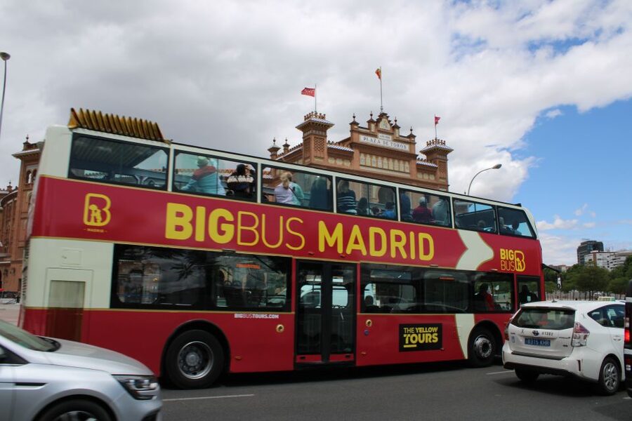 Madrid: Panoramic Open-Top Bus Day or Night Tour with Guide - Why this bus tour works well on arrival