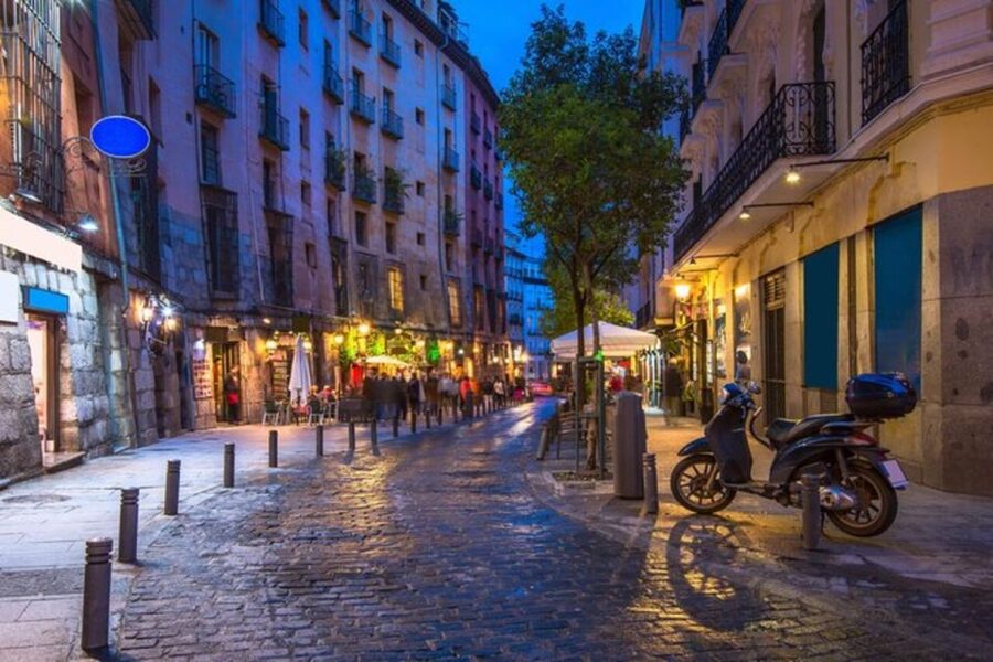 Madrid: Panoramic Open-Top Bus Day or Night Tour with Guide - From Colón to Cibeles and Gran Vía