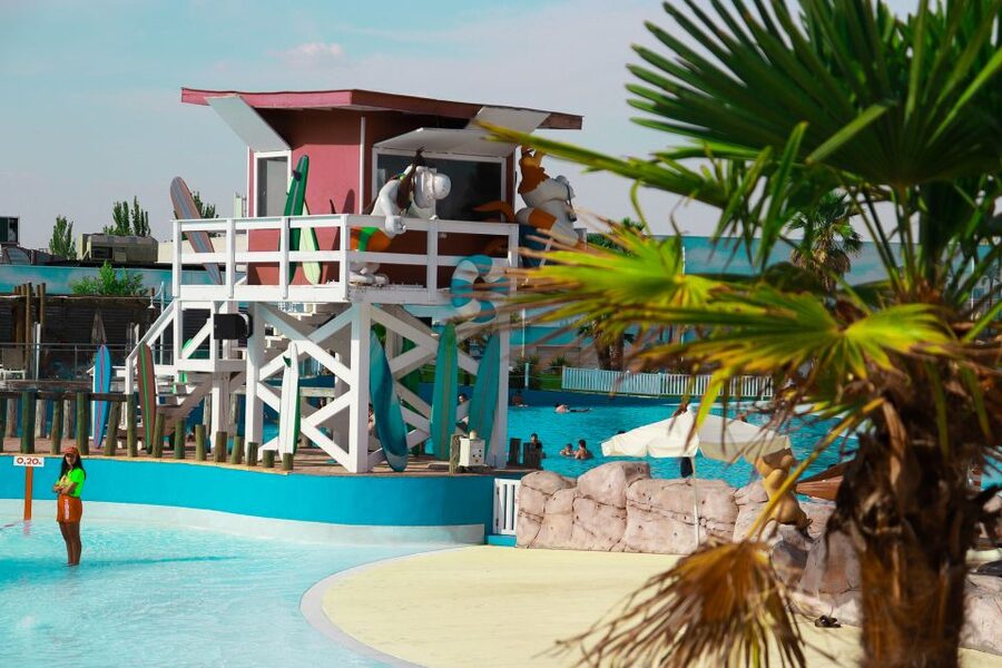 Madrid: Parque Warner Beach Entry Ticket - Who gets the best value from the $29 ticket