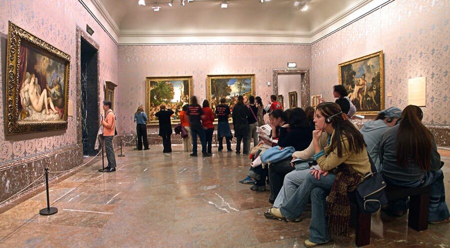 Madrid: Prado Museum Ticket with In-App Audio Guide - Collecting your ticket at the Goya statue
