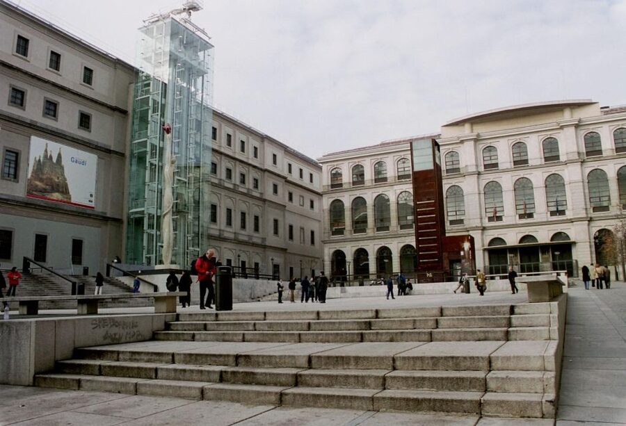 Madrid: Prado & Reina Sofía Museums Guided Tour - The 45-minute walk to Reina Sofía
