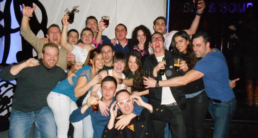 Madrid: Pub Crawl Madrid Running since 2005 Bar Exploration - The middle stops: changing music and changing moods