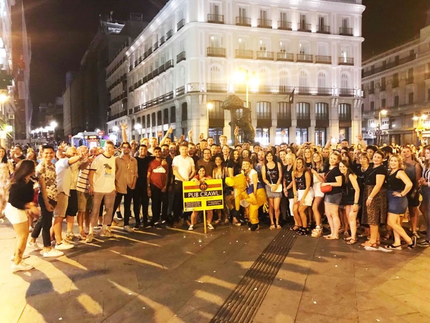 Madrid: Pub Crawl Madrid Running since 2005 Bar Exploration - The first bar: an easy way to meet the group