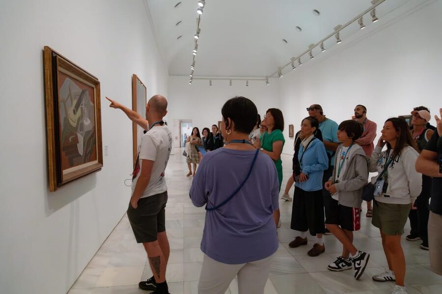 Madrid: Reina Sofia and Prado Museum Tickets and Guided Tour - Why pairing the Reina Sofía and Prado works