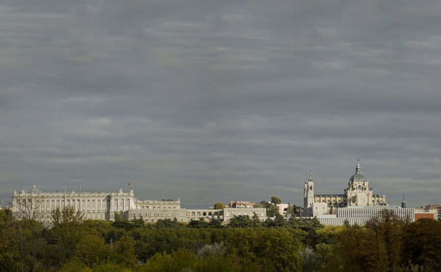 Madrid: Royal Collections Gallery Entry Ticket - The 360º cube and the Royal Sites