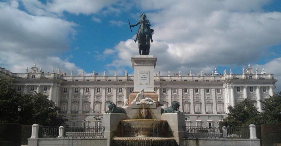 Madrid: Royal Palace and Almudena Cathedral Small-Group Tour - Starting at Ópera and reaching Madrid’s cathedral