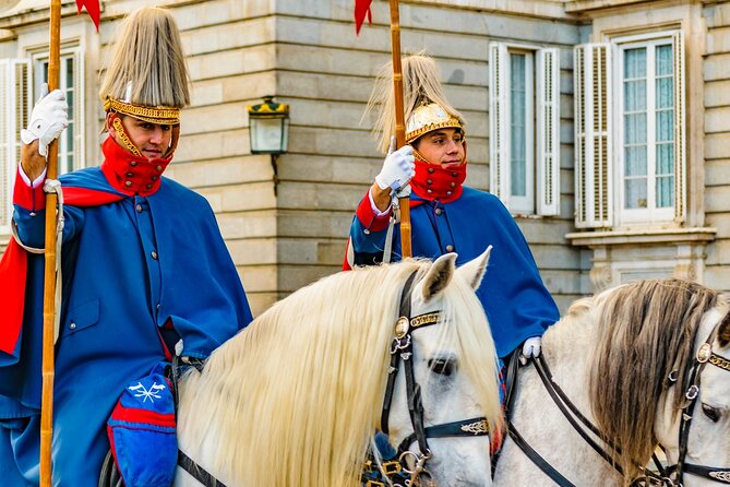 Madrid: Royal Palace Expert Guided Tour with Optional Tapas - Skip-the-line entry, with one important limit