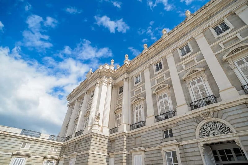 Madrid: Royal Palace Expert Guided Tour with Skip-the-Line - The Guides Make the Biggest Difference