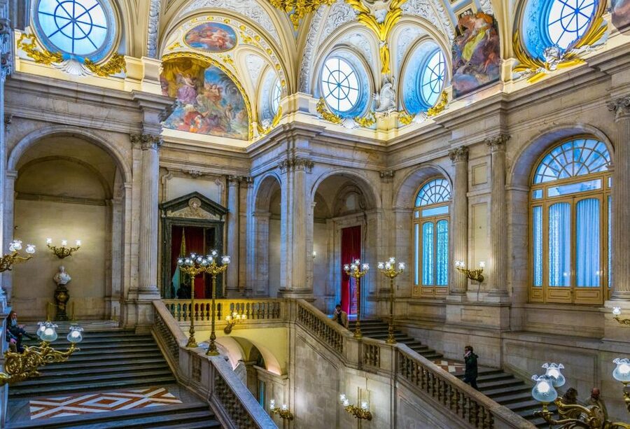 Madrid: Royal Palace Guided Tour with Entry Ticket - The royal collections and Stradivarius violins