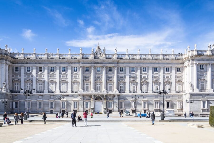 Madrid: Royal Palace Guided Tour with Skip-the-Line Entry - Private rooms and the personalities of royalty