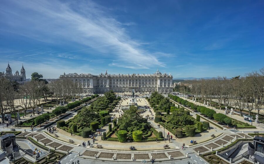 Madrid: Royal Palace Guided Tour with Skip-the-Line Entry - Art, clocks, porcelain, and armor