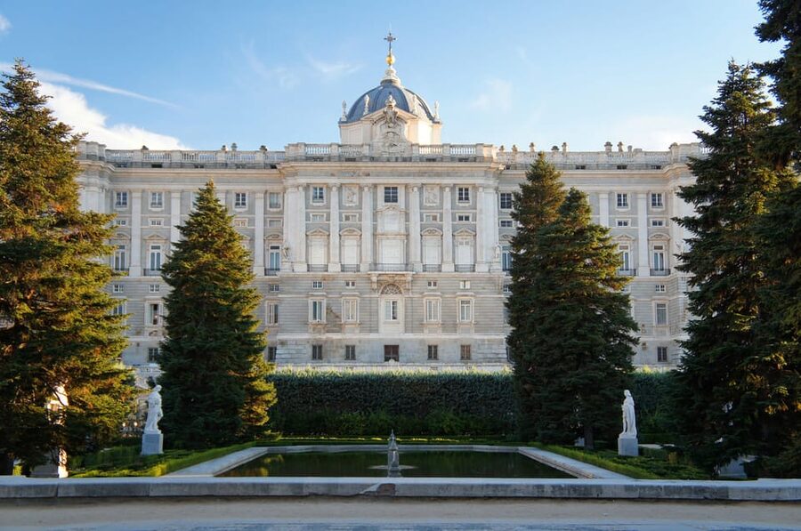 Madrid: Royal Palace Guided Tour with Skip-the-Line Entry - Timing, pace, and what you actually see