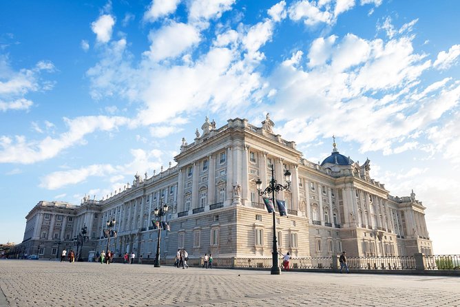 Madrid Royal Palace Professional Guided Tour with Skip the Line - What to do after the 90-minute visit