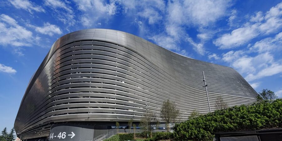 Madrid: Santiago Bernabéu Stadium Guided Tour - Digital player photos and optional trophy pictures
