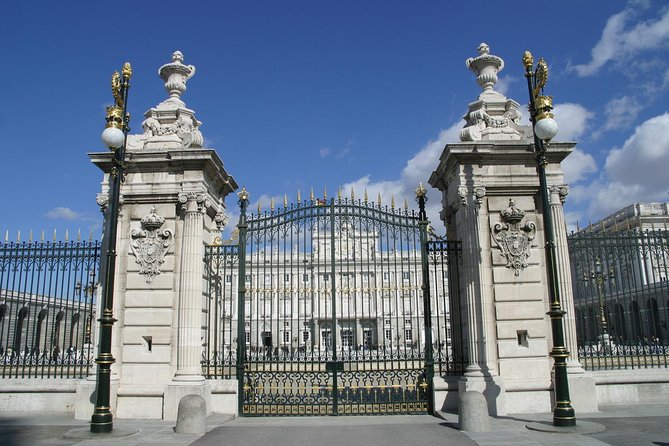 Madrid Sightseeing Tour with Royal Palace Skip the Line Ticket - Entering the Royal Palace after the city tour