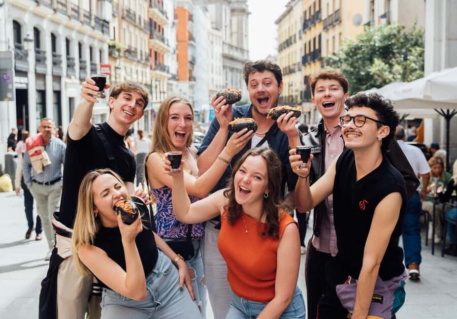 Madrid: Tapas Food Tour with Drinks and Food - La Latina, explained between bites