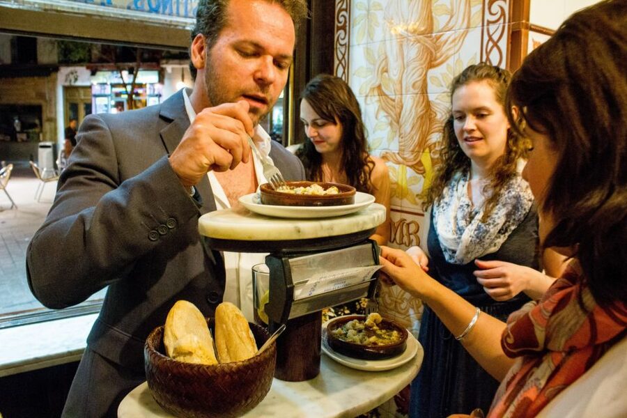 Madrid: Tapas & Wine Tasting Tour with Local Guide - Five useful things to know before you book