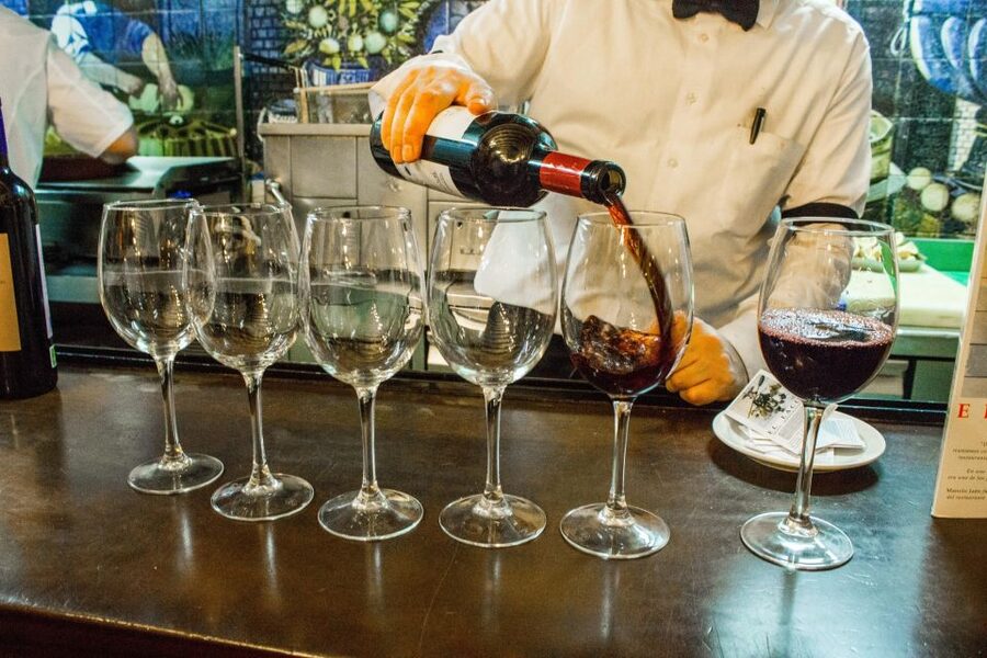 Madrid: Tapas & Wine Tasting Tour with Local Guide - Stop four: old Madrid and a satisfying finish