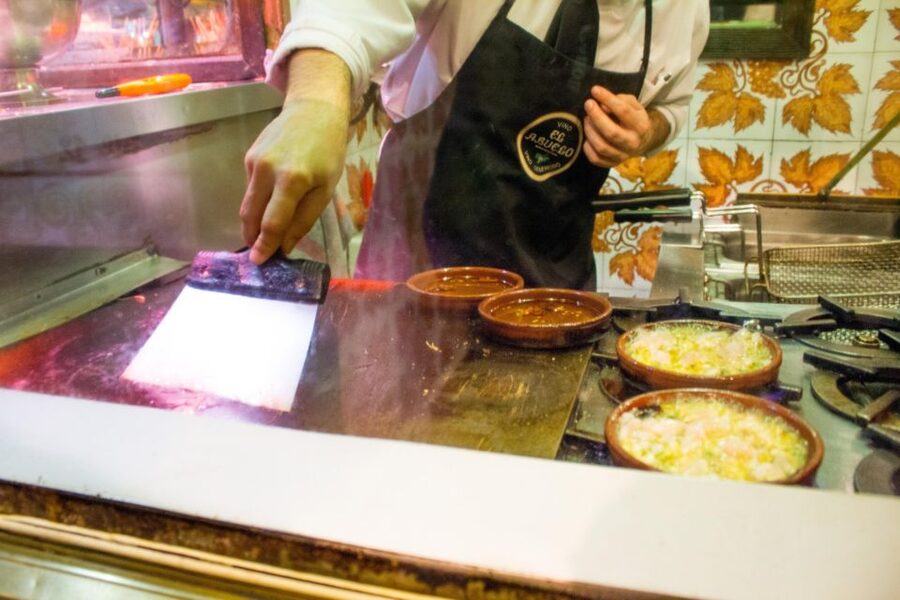 Madrid: Tapas & Wine Tasting Tour with Local Guide - The guides make or break the evening
