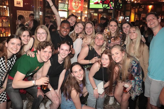 Madrid: Top Pub Crawl Madrid & Party - Meeting at El Oso y el Madroño near Puerta del Sol
