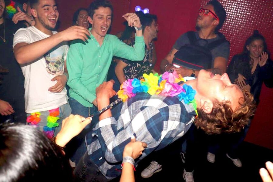 Madrid: Top Pub-Crawl with Drinks and Nightclub Entry - Gran Via: the final bar before the club