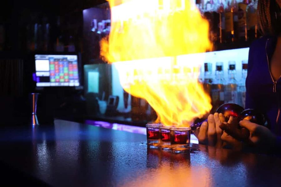 Madrid: Top Pub-Crawl with Drinks and Nightclub Entry - Nightclub entry and the final stretch