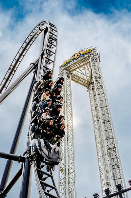 Madrid: Warner Park Entry Ticket - Food, shops, and extra spending