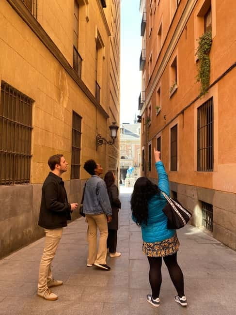 Madrid: Welcome to Madrid Guided Walking Tour - Plaza Mayor and the city’s public stage