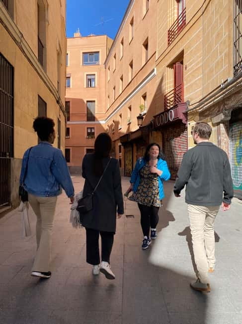 Madrid: Welcome to Madrid Guided Walking Tour - Starting beside the Fountain of Orpheus
