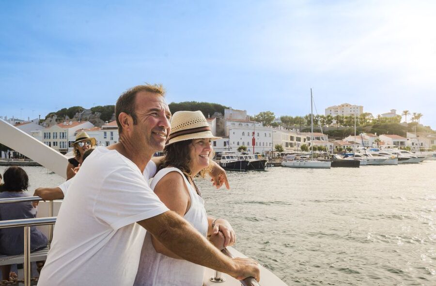Mahon: Harbor Boat Tour with Underwater Viewing & Commentary - The first 25 minutes: sailing toward the far end